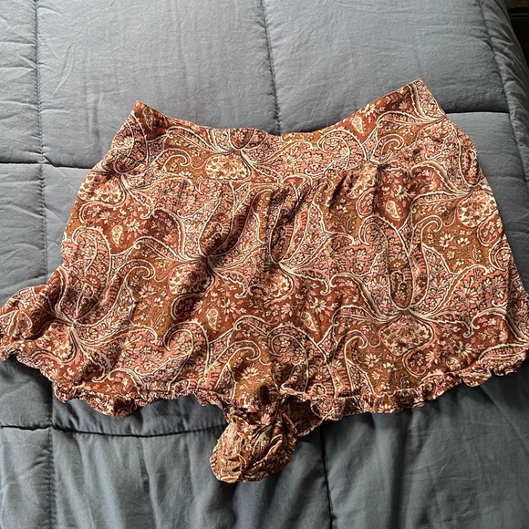 American Eagle Paisley Elastic Shorts - Picture 2 of 4
